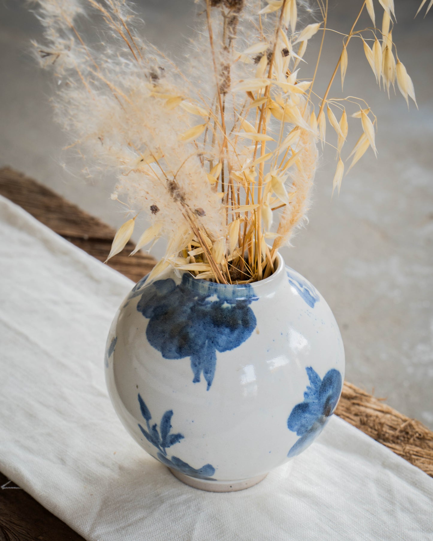 Satin White Moon Jar | M
