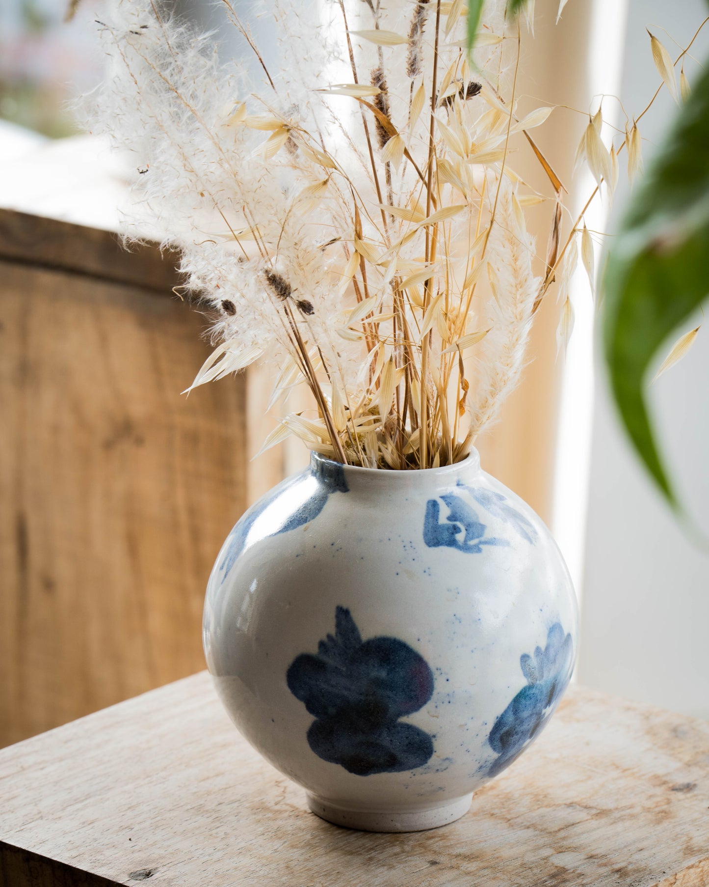 Satin White Moon Jar | M
