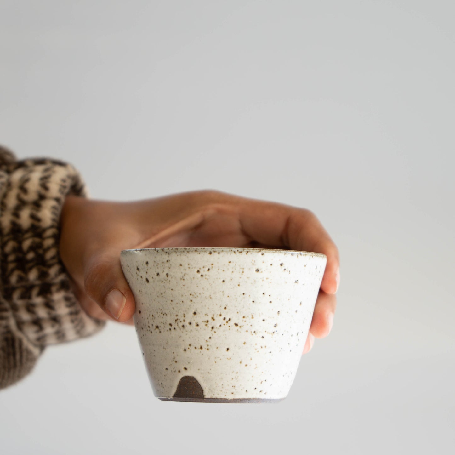 Stone White Yunomi | M