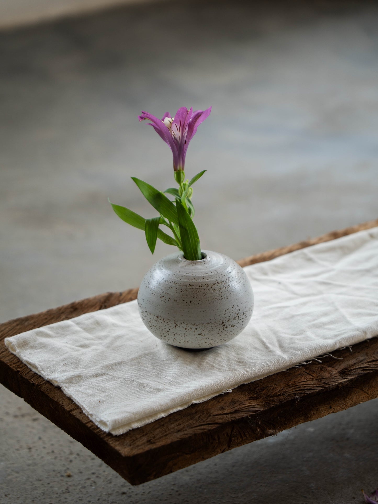 Stone White Bud Vase | S