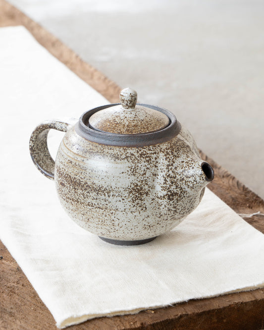 Stone White Teapot | L