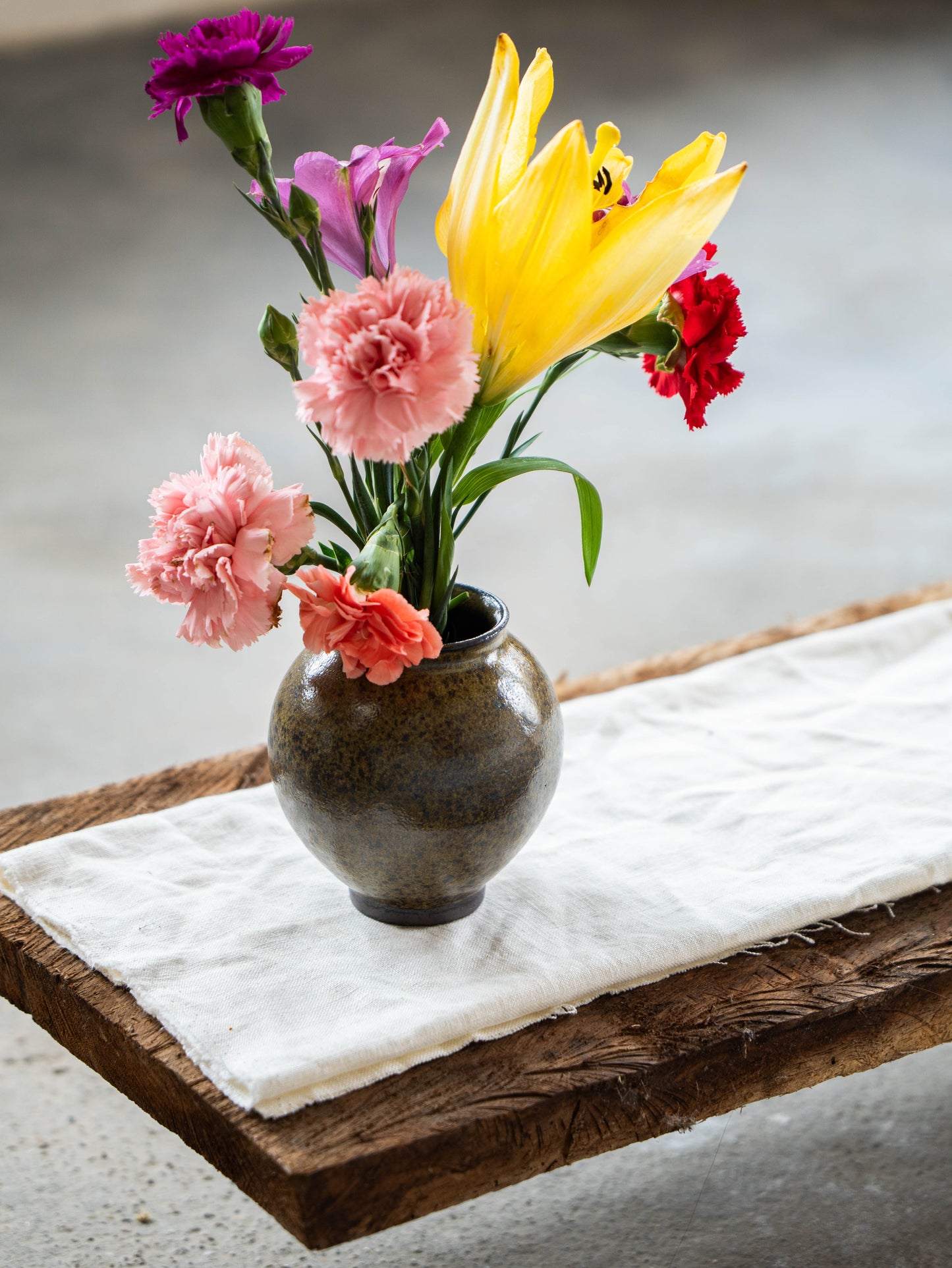 Moss Ash Moon Jar | S